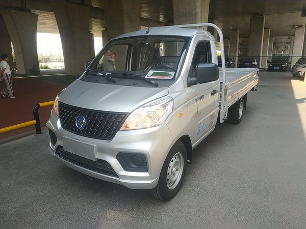 Плоская панель Futian Xiangling V New Energy 2023 V1 с колесной базой 3170