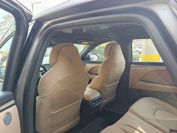 ARCFOX Polar Fox Полярная лиса Альфа Т5 (ARCFOX aT5) 2025 Модель 520 макс., 2024 года