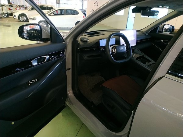 Geely Galaxy E5, 670000 км, за 109900 CNY - фото 20