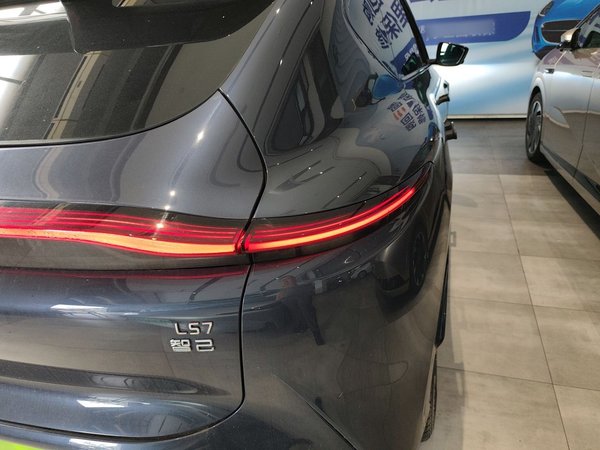 Zhiji LS7 2023, 27000 км, за 160200 CNY - фото 8