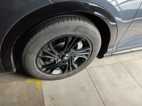 Zhiji LS7 2023, 27000 км, за 160200 CNY - фото 9