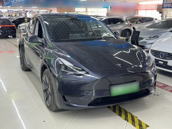 Tesla Model Y 2024, 16800 км, за 188400 CNY