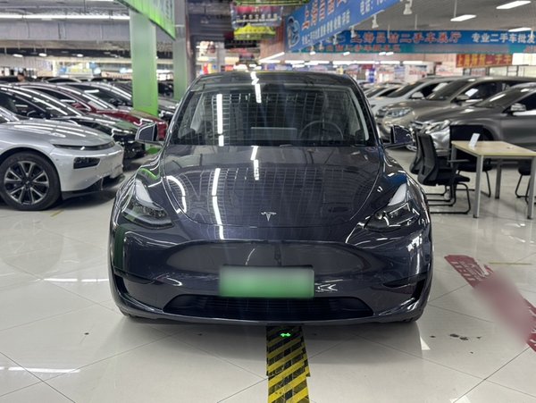 Tesla Model Y 2024, 16800 км, за 188400 CNY