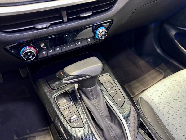 Chevrolet Touring 2021, 24200 км, за 66600 CNY - фото 15