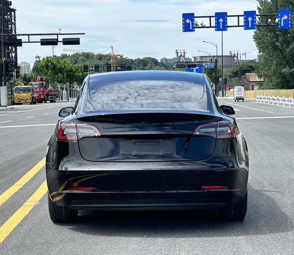 Tesla Model 3 2021, 105800 км, за 105700 CNY