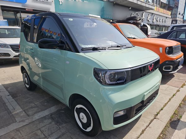 Wuling Hongguang MINIEV 2021, 11000 км, за 17800 CNY