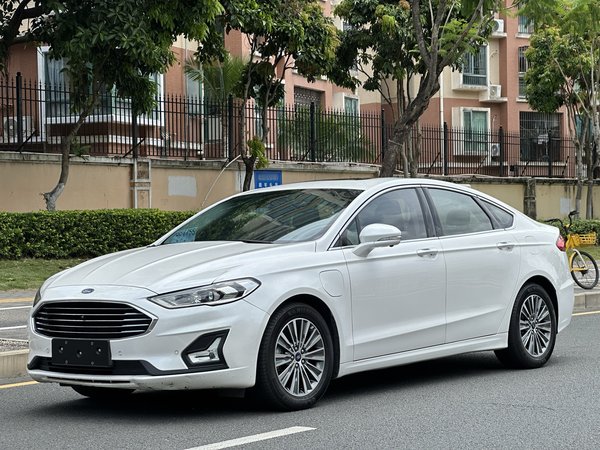 Ford Mondeo New Energy 2018 2.0 PHEV с интеллектуальным управлением Luxury Country VI