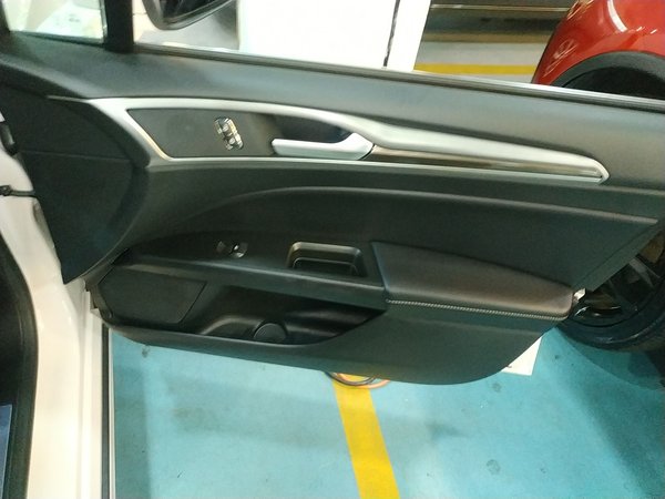 Ford Mondeo 2019, 73100 км, за 63600 CNY - фото 25