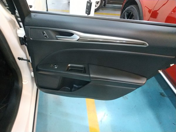 Ford Mondeo 2019, 73100 км, за 63600 CNY - фото 26