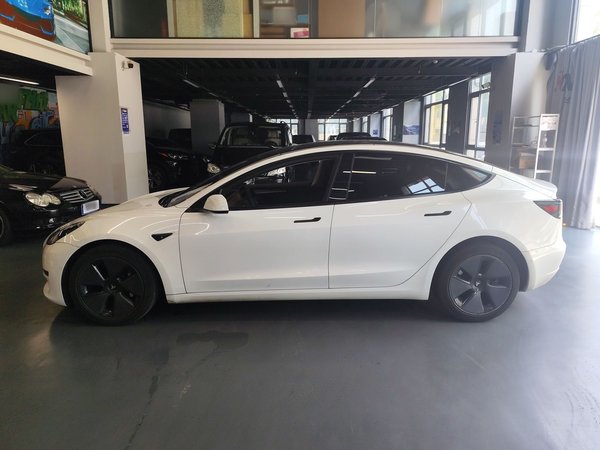 Tesla Model 3 2021, 95300 км, за 111300 CNY