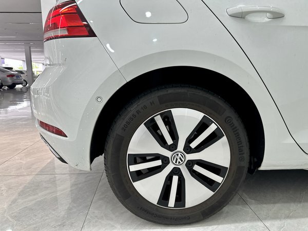 Volkswagen Golf 2018, 20600 км, за 60100 CNY - фото 11