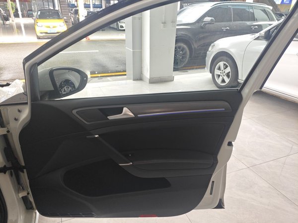 Volkswagen Golf 2018, 20600 км, за 60100 CNY - фото 25