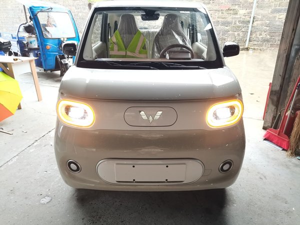Молодежная версия Wuling Automobile Hongguang MINIEV 2024 третьего поколения протяженностью 215 км, 2024 года