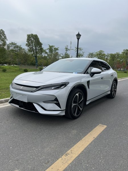 BYD Song L EV 2024 модель 662 км Отличный тип