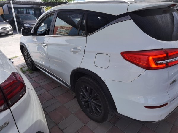 BYD Han 2018, 93900 км, за 42800 CNY