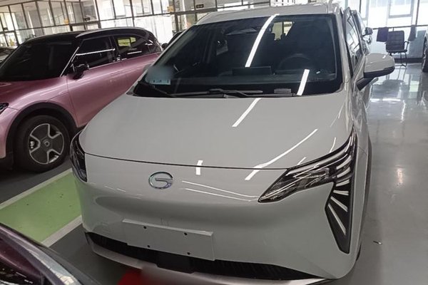 AION Y 2023, 150700 км, за 10720 USD