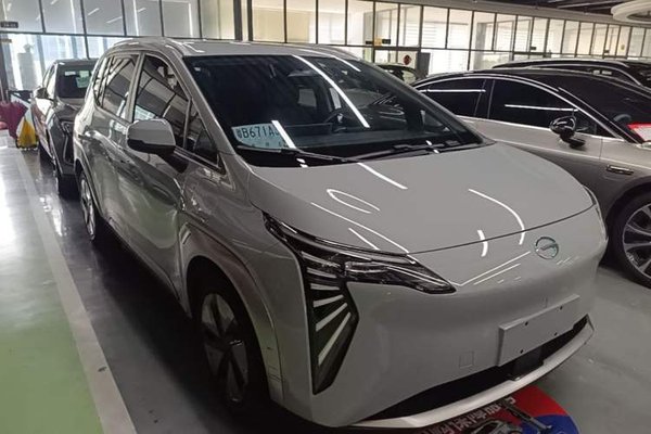 AION Y 2023, 150700 км, за 10720 USD