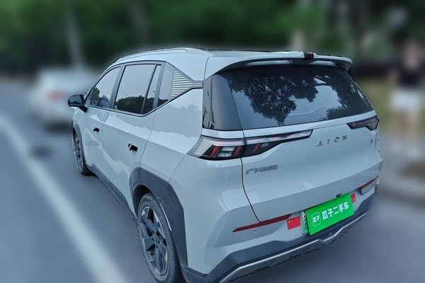 AION Y 2022, 50400 км, за 11202 USD