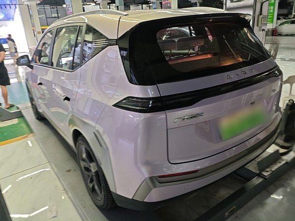 AION Y 2022, 40300 км, за 12735 USD
