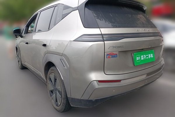 AION Y 2023, 100000 км, за 10430 USD