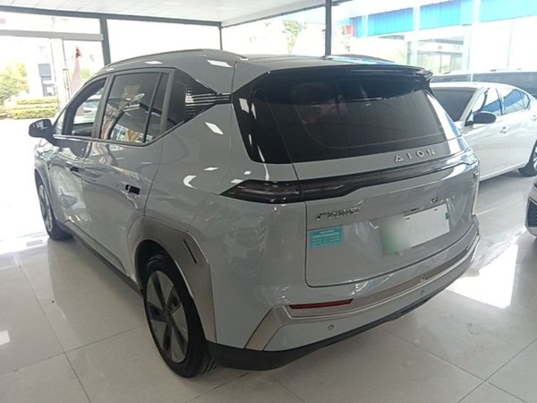 AION Y 2023, 51300 км, за 12653 USD