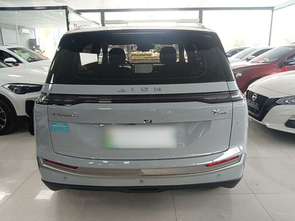 AION Y 2023, 51300 км, за 12653 USD
