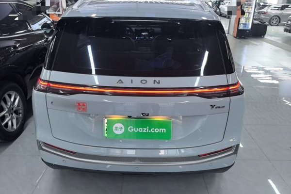 AION Y 2023, 69900 км, за 11537 USD