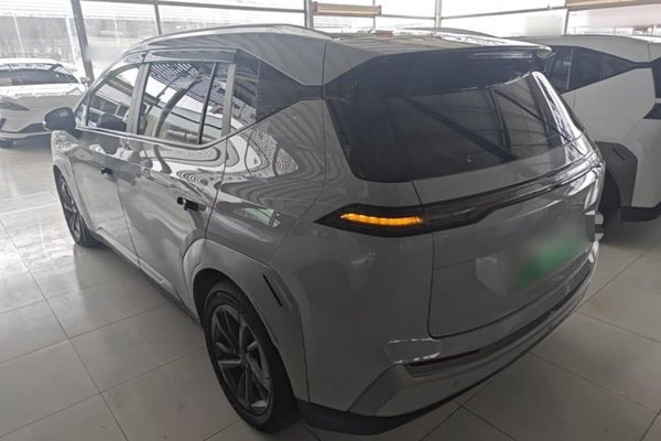 AION Y 2023, 81900 км, за 12637 USD