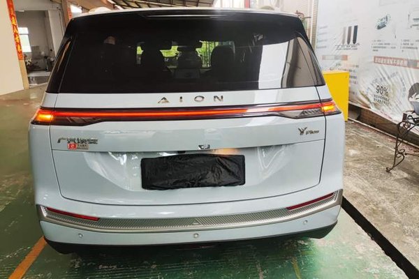 AION Y 2023, 111300 км, за 11836 USD