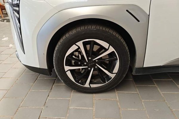 AION Y 2023, 41600 км, за 11382 USD