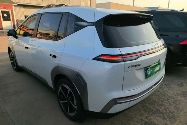 AION Y 2023, 49300 км, за 12394 USD