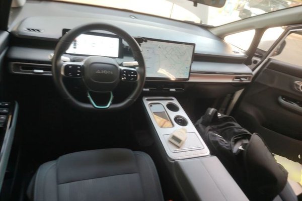 AION Y 2023, 87400 км, за 12601 USD - фото 12