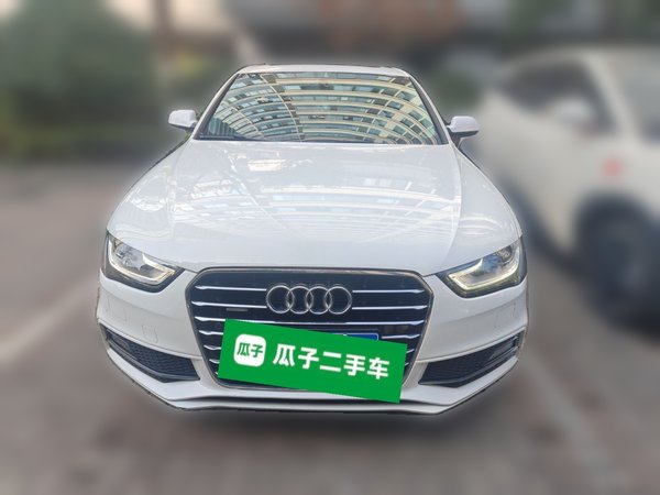 Audi A4L 2015, 114700 км, за 11687 USD