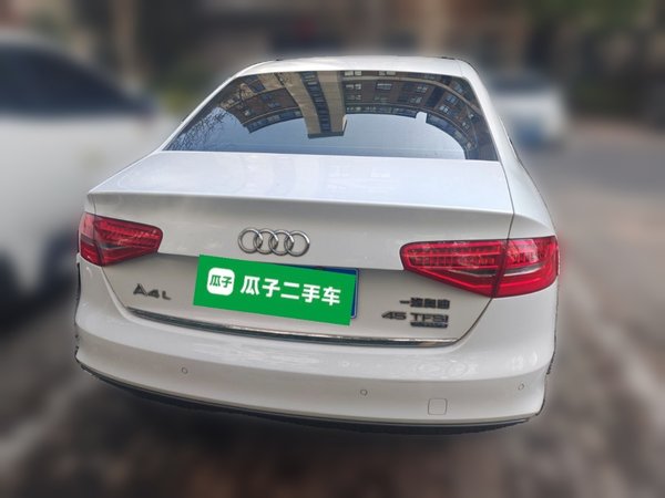 Audi A4L 2015, 114700 км, за 11687 USD