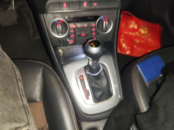 Audi Q3 2018, 56000 км, за 12242 USD - фото 15