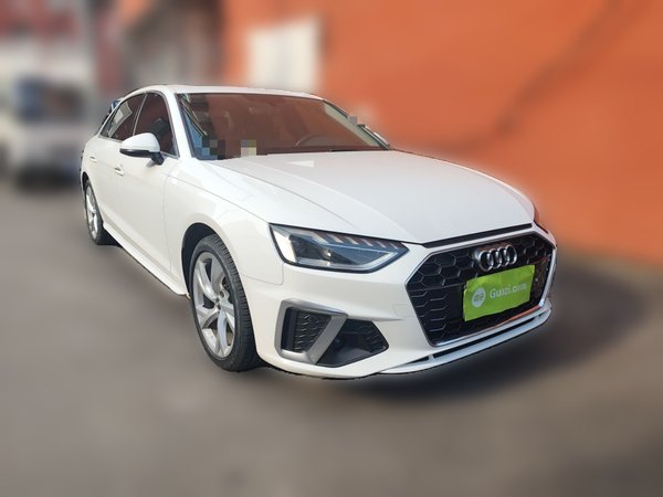 Audi A4L 2020, 111000 км, за 19345 USD