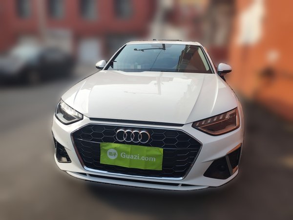 Audi A4L 2020, 111000 км, за 19345 USD