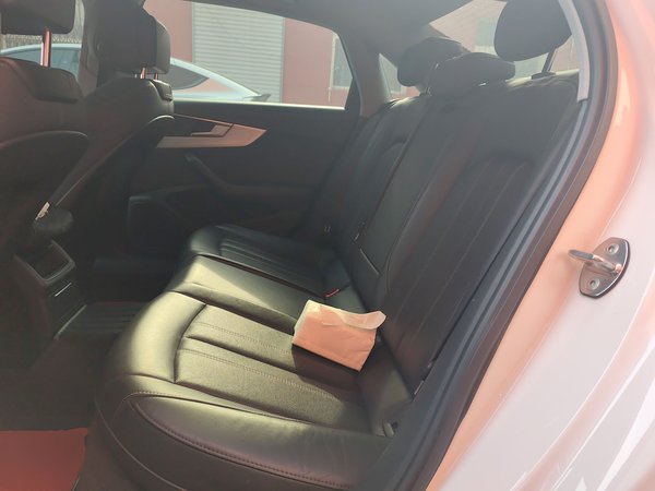 Audi A4L 2020, 111000 км, за 19345 USD - фото 18