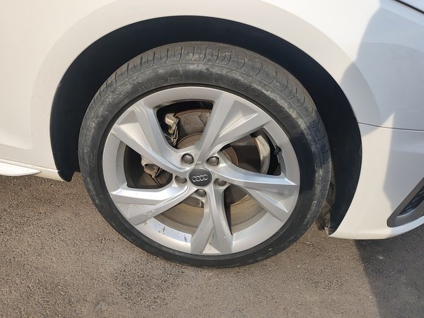 Audi A4L 2020, 111000 км, за 19345 USD - фото 8