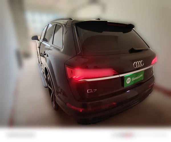 Audi Q7 2020, 32300 км, за 0 USD