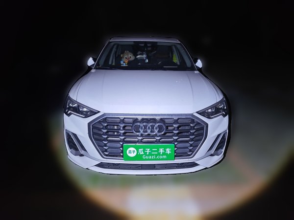 Audi Q3 2022, 36400 км, за 22540 USD