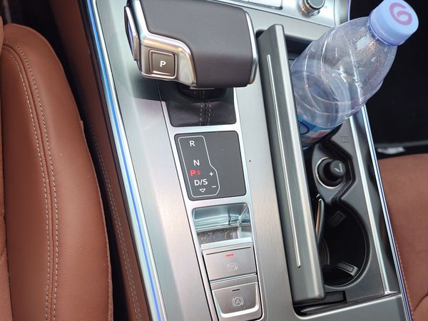 Audi A7L 2025, 5200 км, за 47762 USD - фото 15