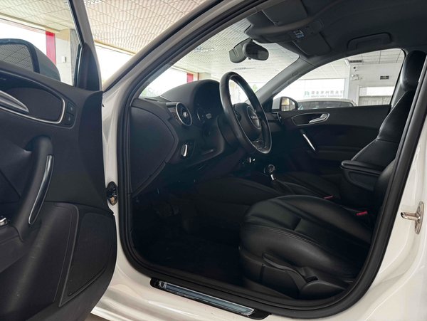 Audi A1 2016, 107800 км, за 9076 USD - фото 31