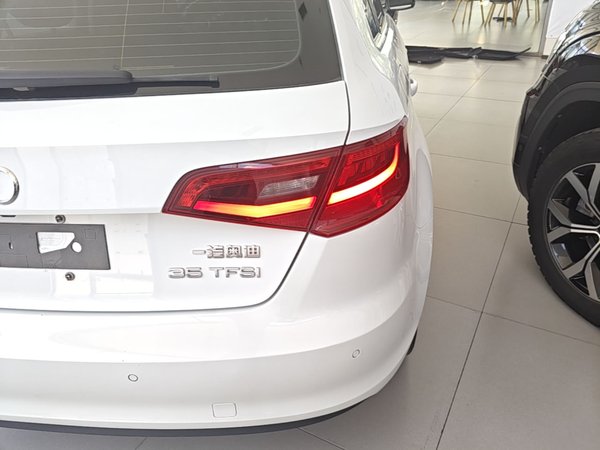 Audi A3 2015, 104500 км, за 9094 USD