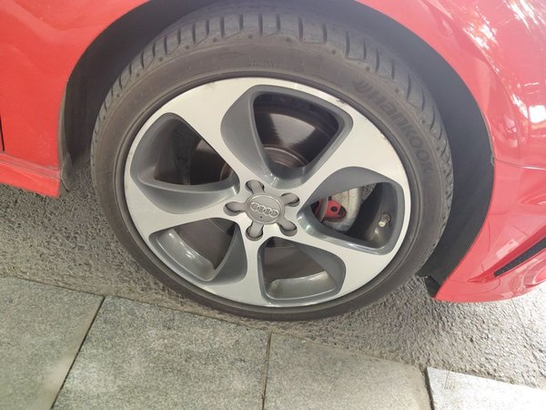 Audi A3 2015, 86000 км, за 9877 USD