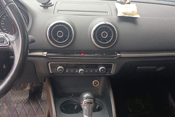 Audi A3 2016, 129300 км, за 8954 USD - фото 16