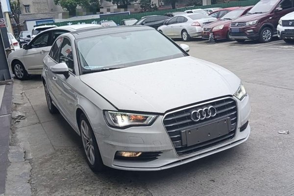 Audi A3 2016, 129300 км, за 8954 USD