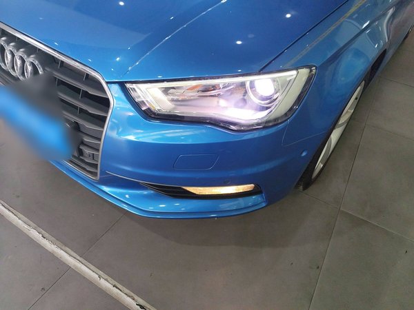 Audi A3 2016 Limousine 40 TFSI Luxury Model, 2016 года