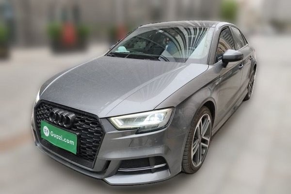 Audi A3 · 2018 год