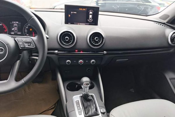 Audi A3 2018, 71700 км, за 10203 USD - фото 21